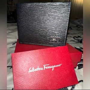 Mens Ferragamo bi fold